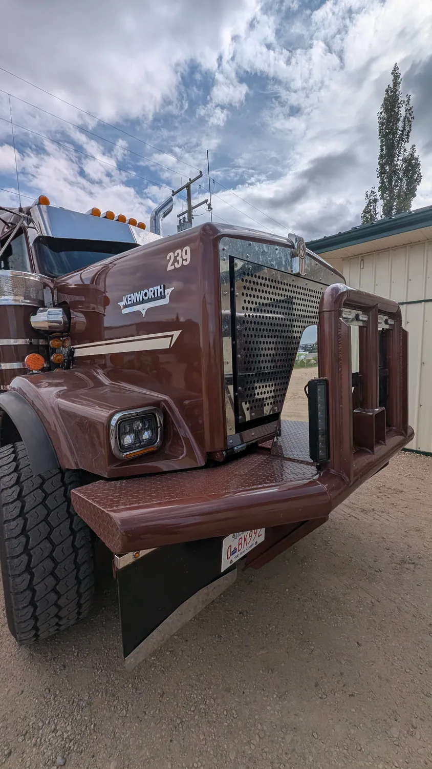 Custom heavy-haul tractor, built in-shop